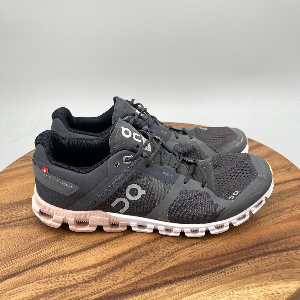 ON Cloudflow Shoes Womens Size 10 Gray Running Comfort Walking Gym Sneakers